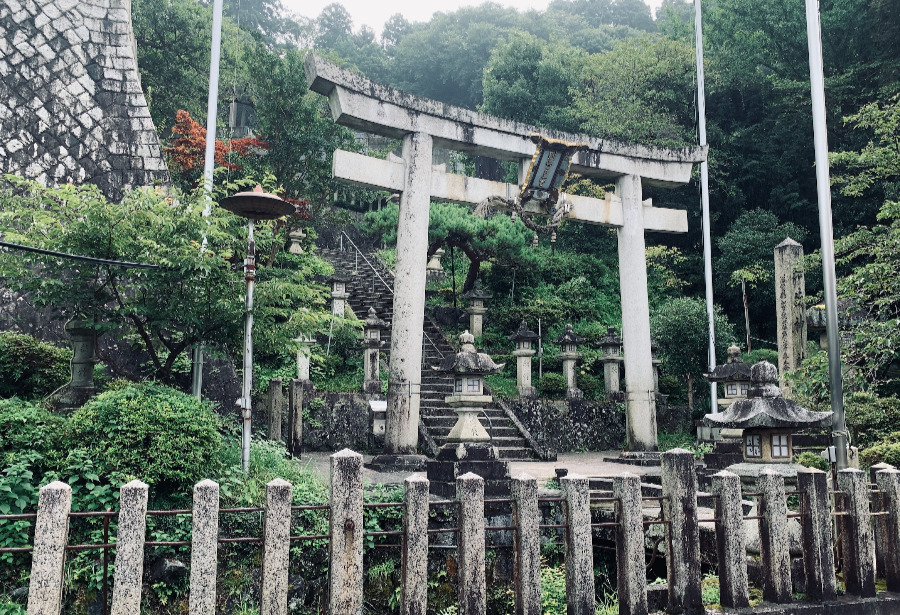 醒井宿にある賀茂神社