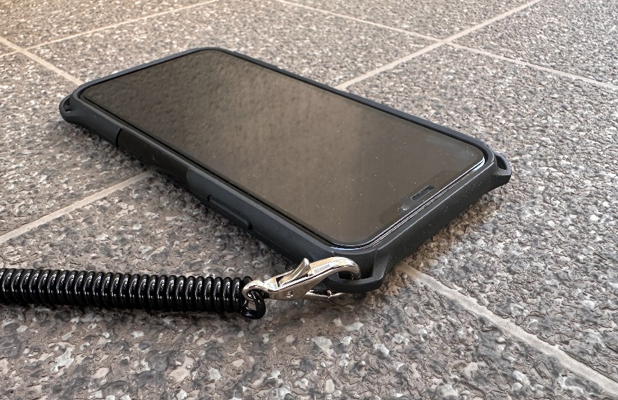 バイクグローブでスマホ操作｜エレコム iPhone ケース ZEROSHOCKにタッチペンを取り付け。