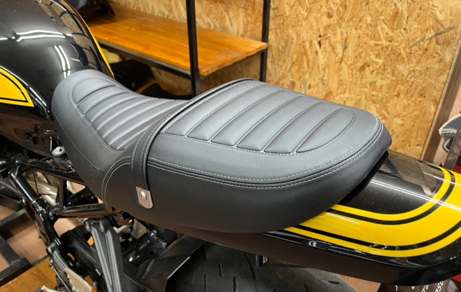 アシヤシート様から送っていただいた、完成したZ900RS 加工シート