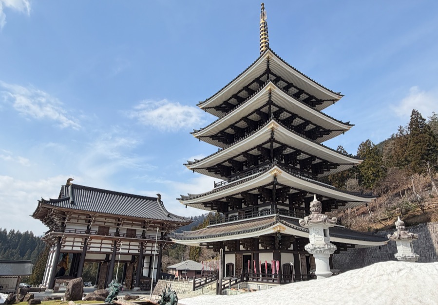 長楽寺 五重塔には登ることができます。